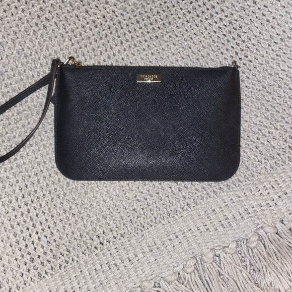 Kate Spade Wristlet - Picture 1 of 4